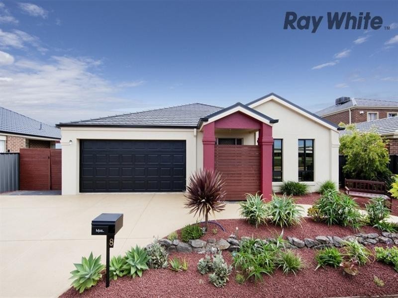 8 Keneally Drive, Point Cook VIC 3030