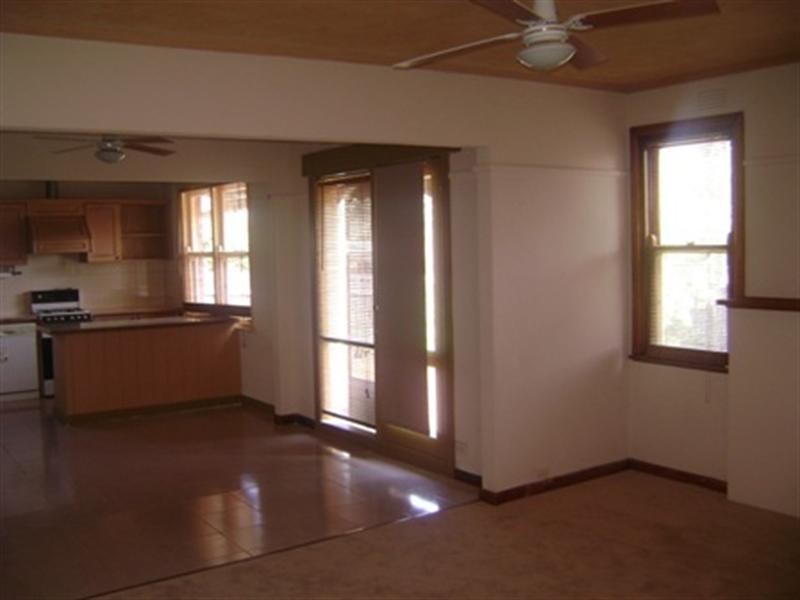 11 CHARLESWORTH Street, Laverton VIC 3028