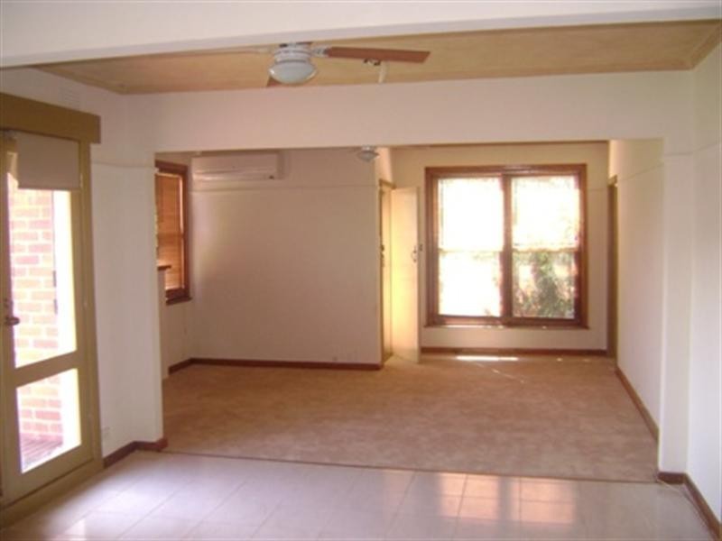 11 CHARLESWORTH Street, Laverton VIC 3028