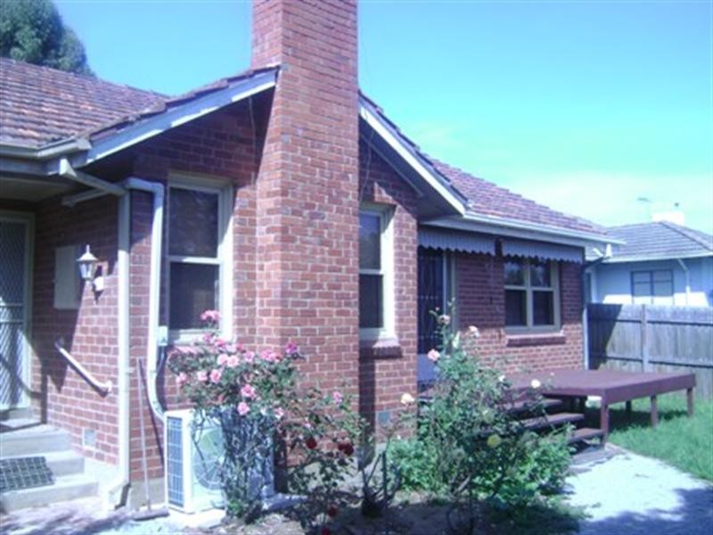 11 CHARLESWORTH Street, Laverton VIC 3028