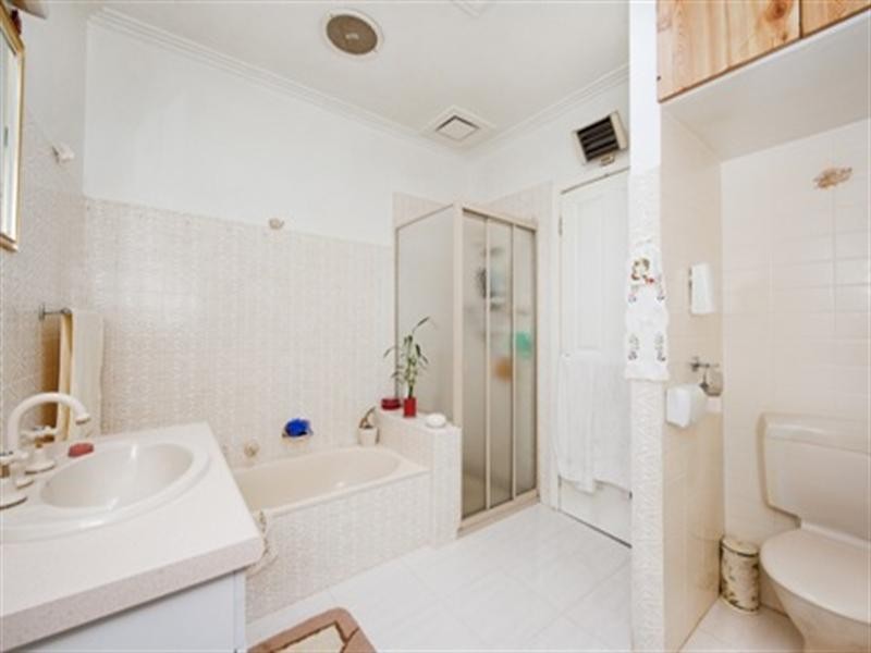 50 Bracken Grove, Altona VIC 3018