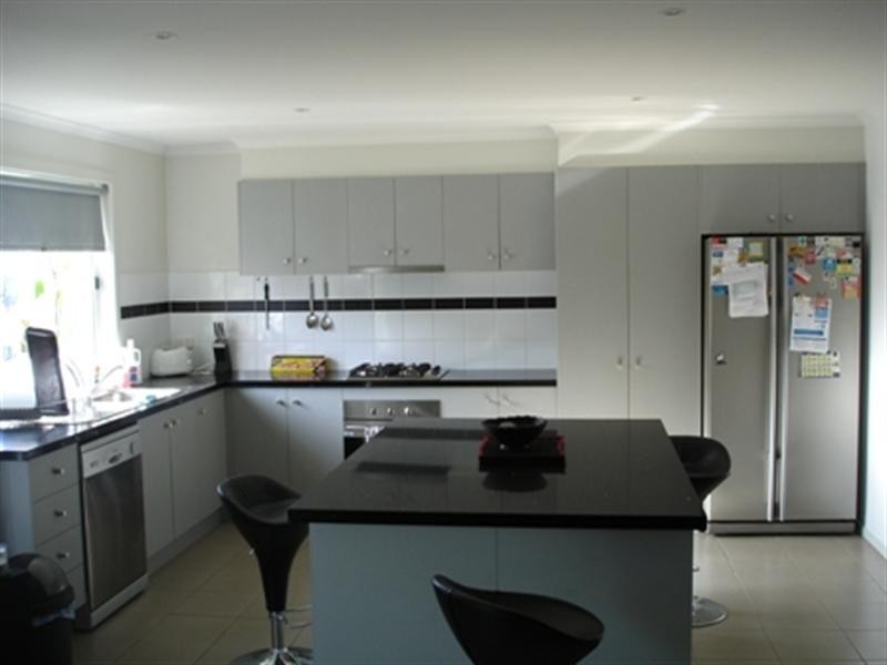 13 Edmondshaw Drive, Deer Park VIC 3023