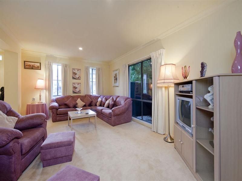 16 Sandlewood Lane, Point Cook VIC 3030