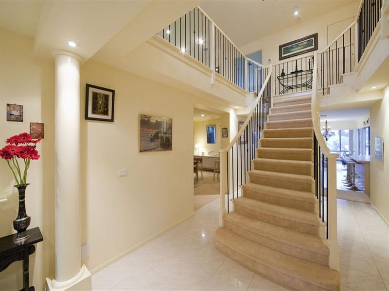 16 Sandlewood Lane, Point Cook VIC 3030