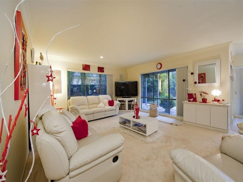 16 Sandlewood Lane, Point Cook VIC 3030