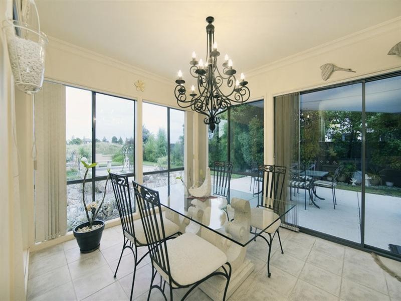 16 Sandlewood Lane, Point Cook VIC 3030