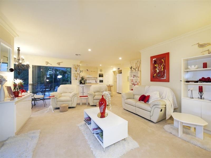 16 Sandlewood Lane, Point Cook VIC 3030