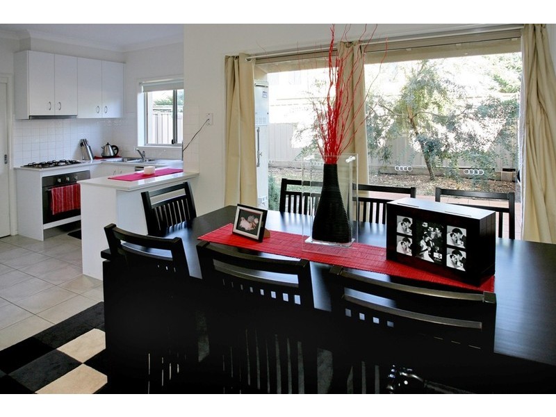 14/14 Mickleton Grove, Point Cook VIC 3030