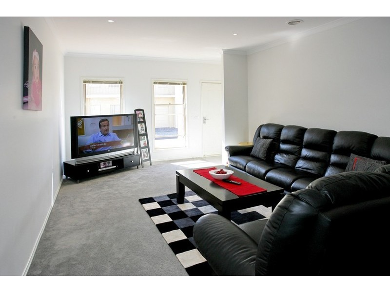 14/14 Mickleton Grove, Point Cook VIC 3030