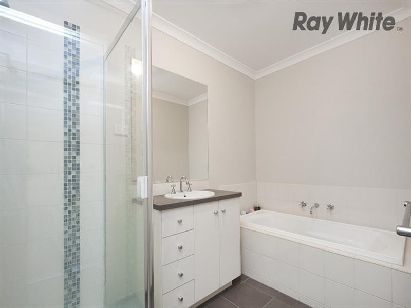 4 Hatfield Place, Deer Park VIC 3023