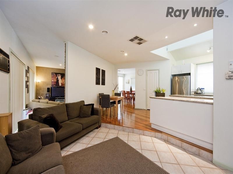 6 Davis Court, Altona Meadows VIC 3028