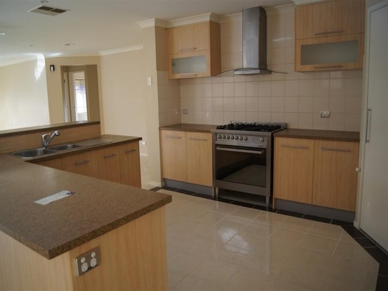 15 Gilmore Grove, Point Cook VIC 3030