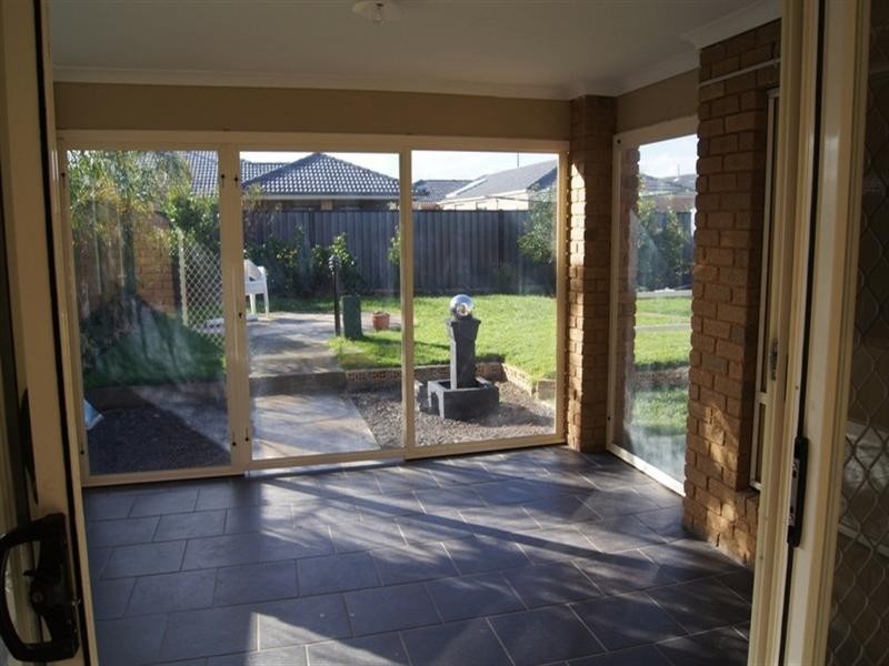 15 Gilmore Grove, Point Cook VIC 3030