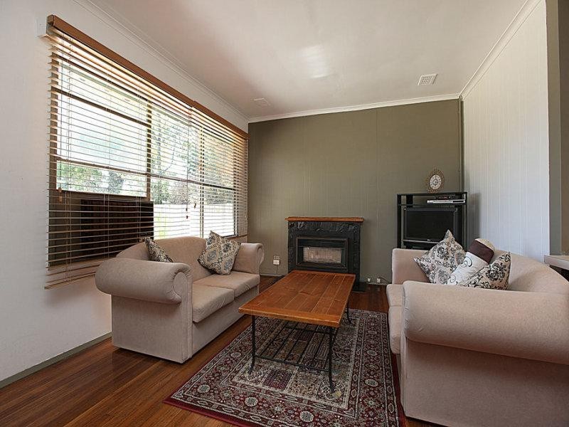 1/121 Bladin Street, Laverton VIC 3028