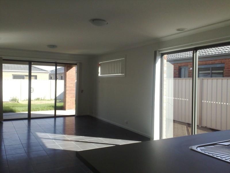 8 Romi Avenue, Truganina VIC 3029