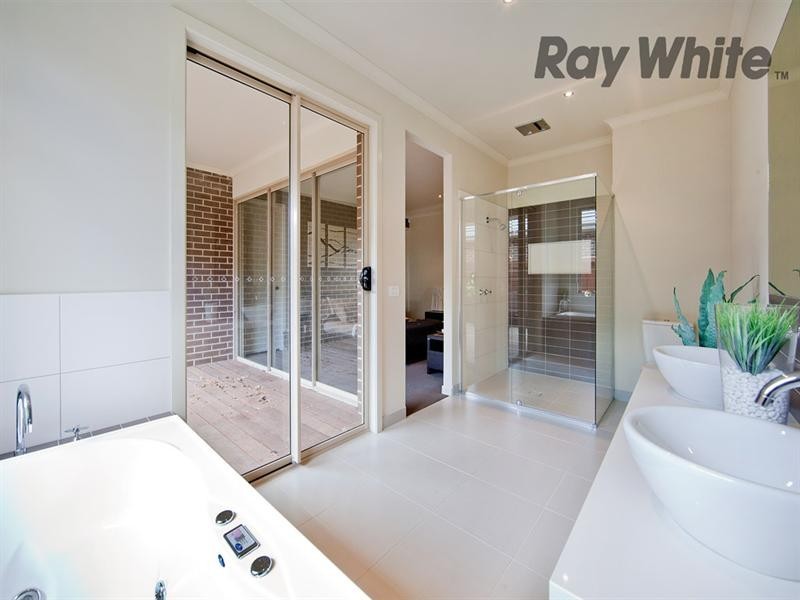 2 Spiteri Place, Truganina VIC 3029