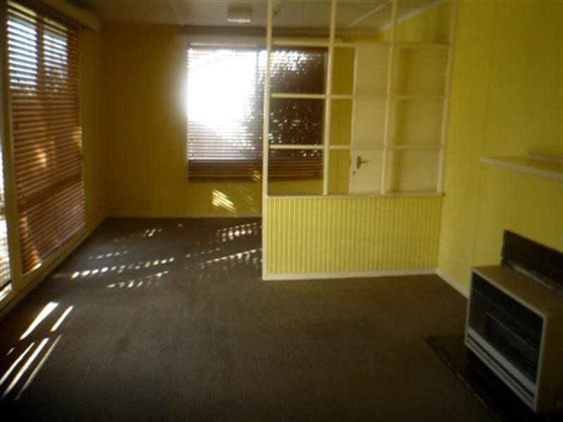 2 Eaton Parade, Laverton VIC 3028