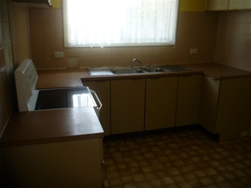 2 Eaton Parade, Laverton VIC 3028