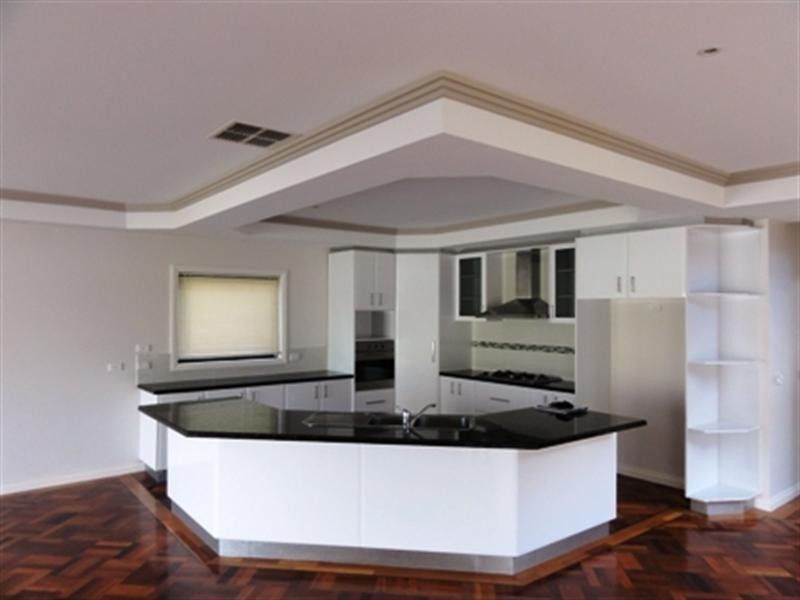 83 Hemsley Promenade, Point Cook VIC 3030