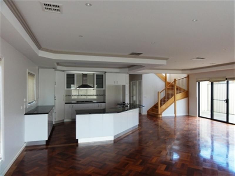 83 Hemsley Promenade, Point Cook VIC 3030