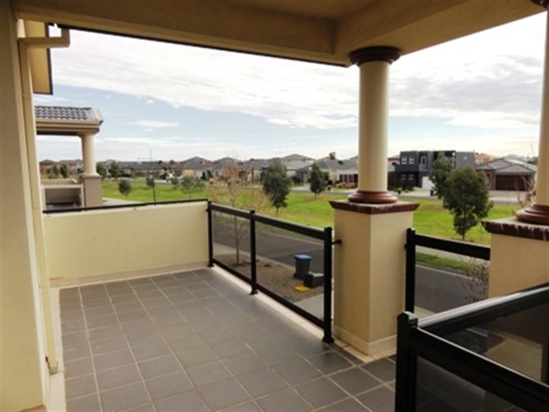 83 Hemsley Promenade, Point Cook VIC 3030