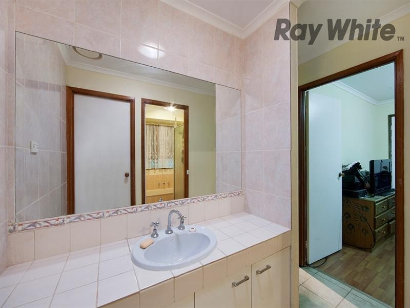 102 Shane Avenue, Seabrook VIC 3028