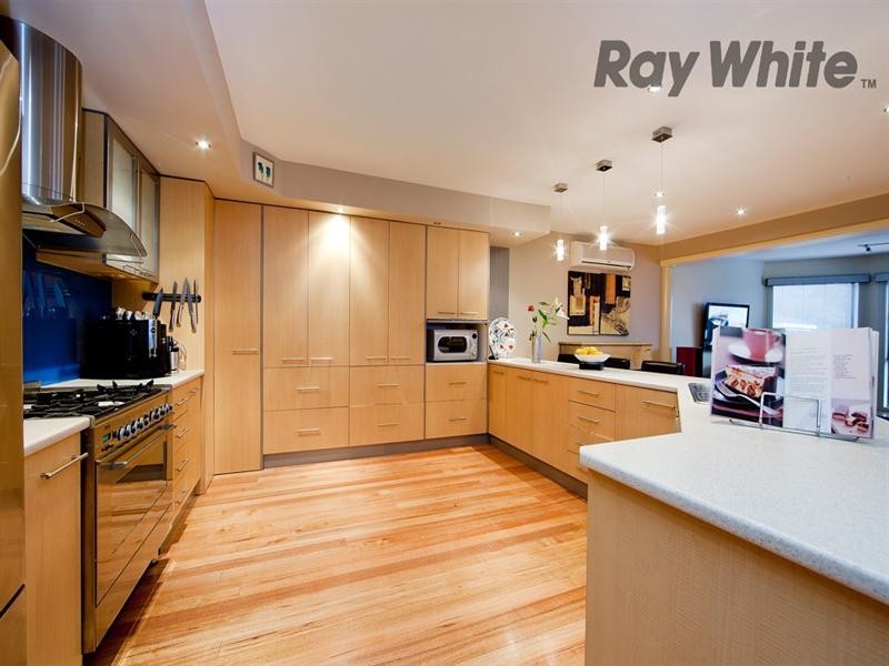 8 Selwood Place, Altona Meadows VIC 3028