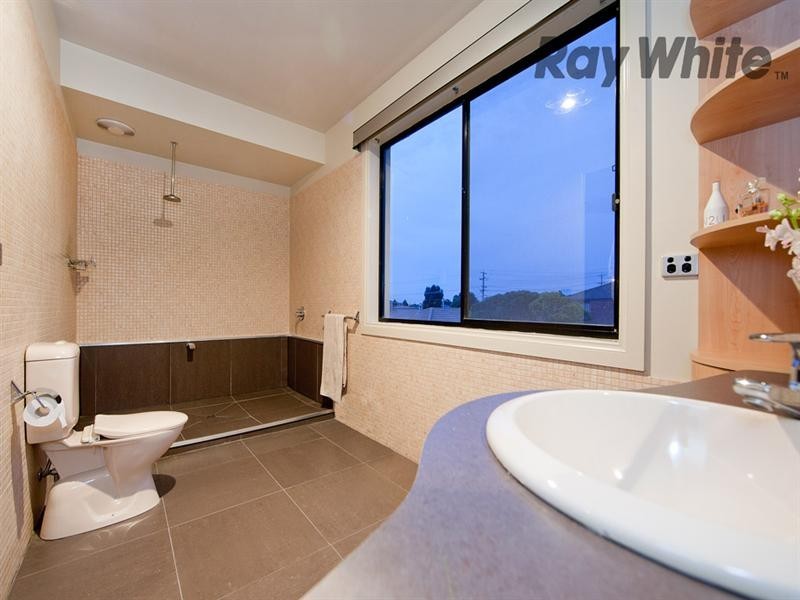 8 Selwood Place, Altona Meadows VIC 3028