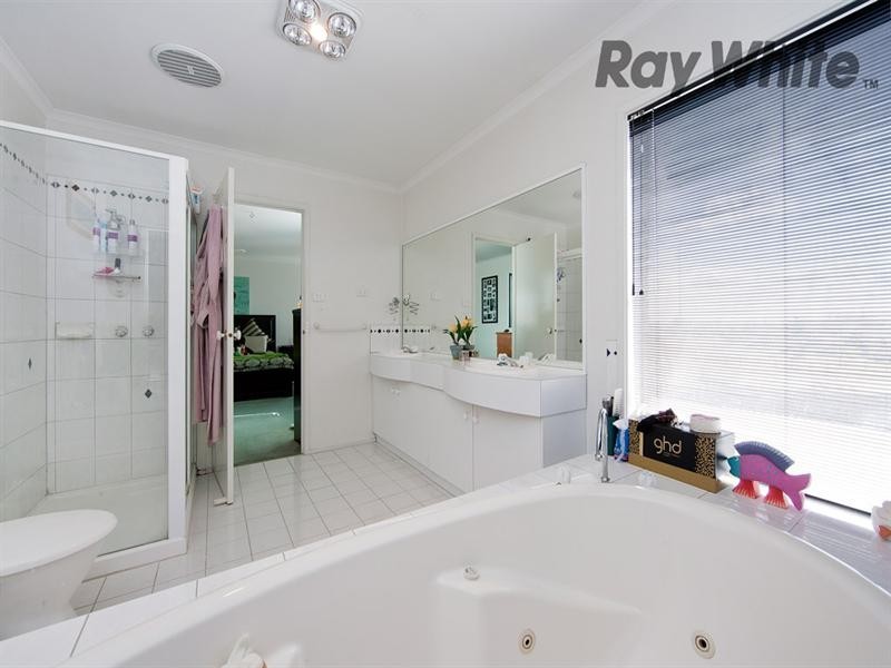 25 Tenby Way, Hoppers Crossing VIC 3029