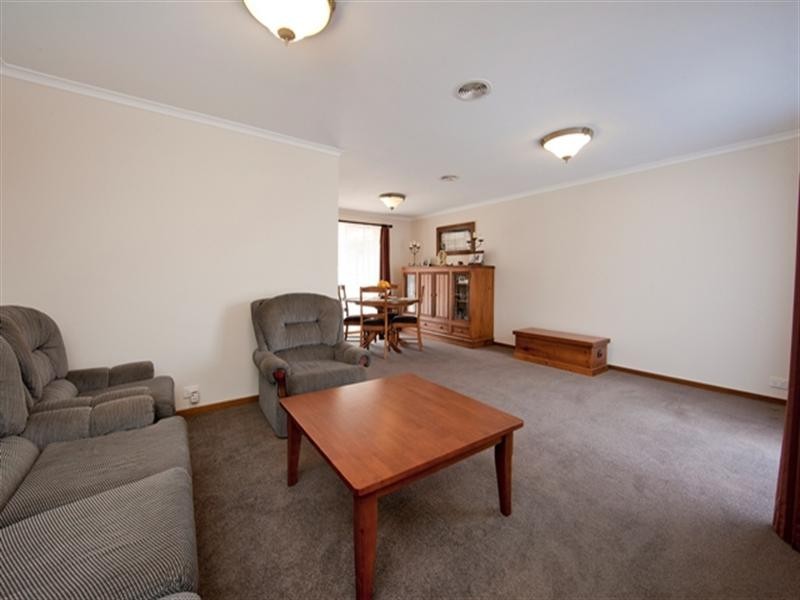 12 Bloxham Court, Hoppers Crossing VIC 3029