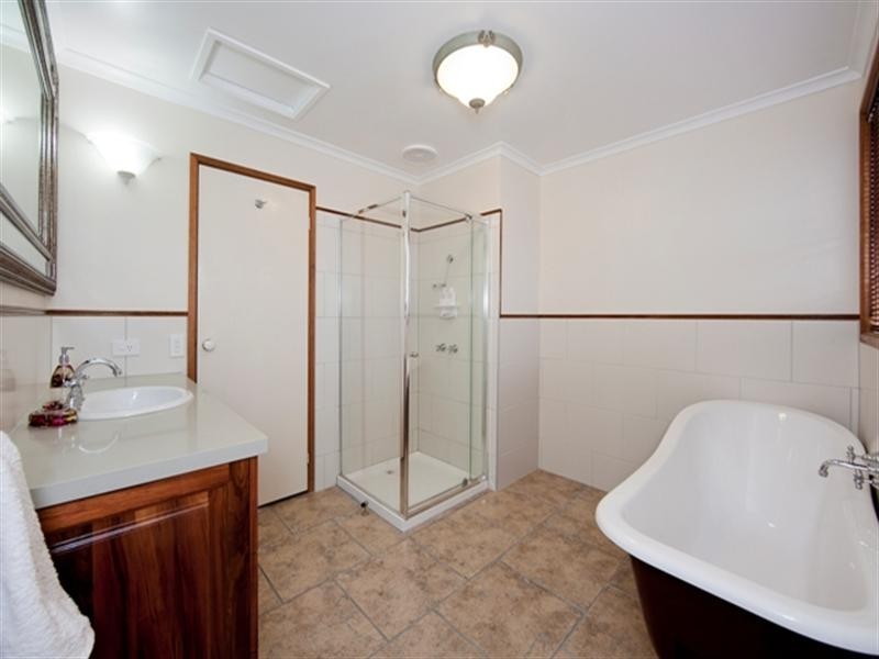 12 Bloxham Court, Hoppers Crossing VIC 3029