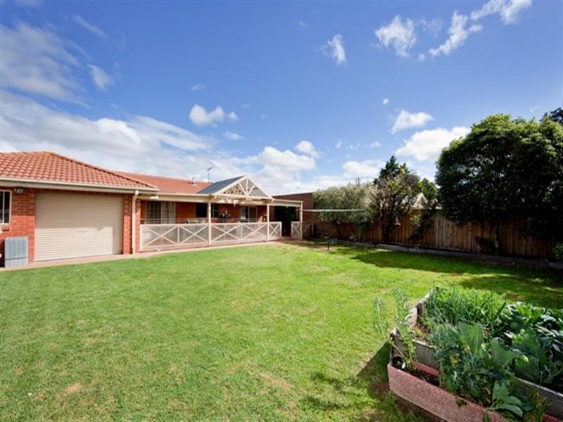 12 Bloxham Court, Hoppers Crossing VIC 3029