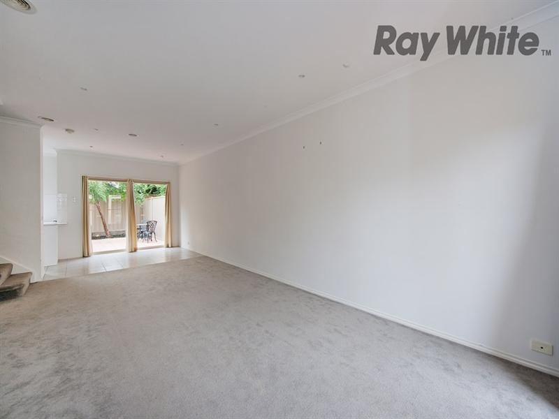 14/14 Mickleton Grove, Point Cook VIC 3030