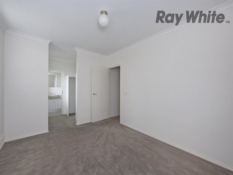 14/14 Mickleton Grove, Point Cook VIC 3030