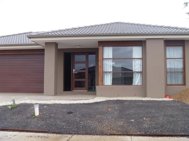 26 Royal Circuit, Point Cook VIC 3030