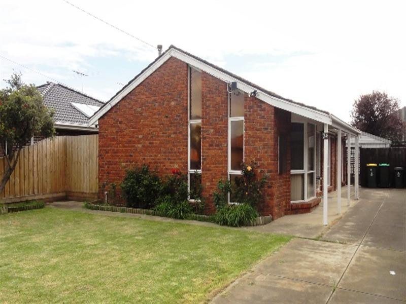 24 BRUCE STREET South, Altona Meadows VIC 3028