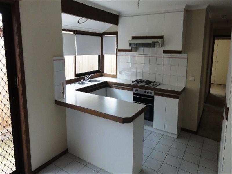 24 BRUCE STREET South, Altona Meadows VIC 3028