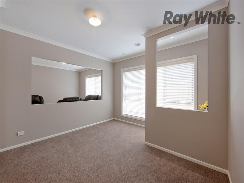 12 Penshurst Avenue, Williams Landing VIC 3027