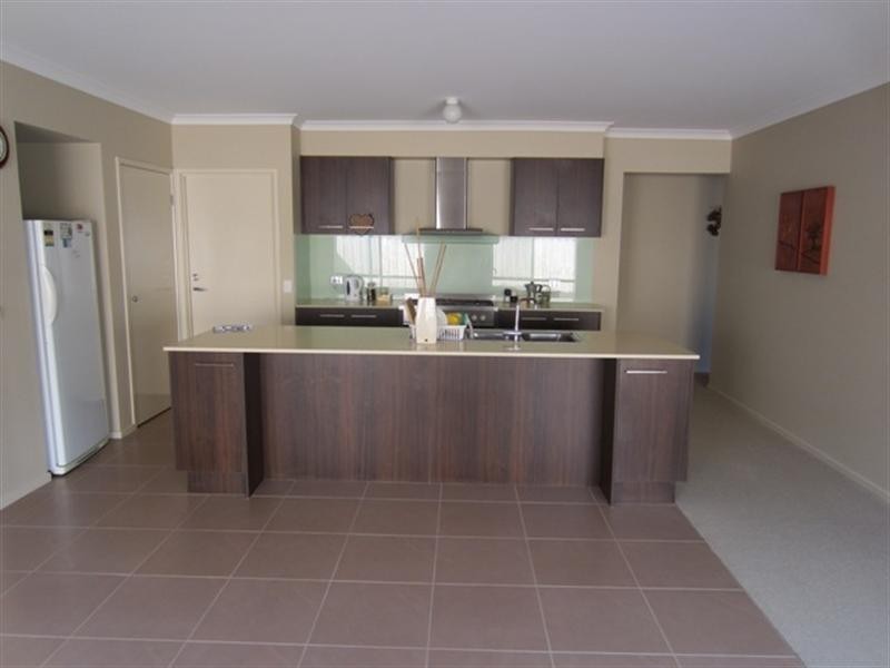 15 Penshurst Avenue, Williams Landing VIC 3027