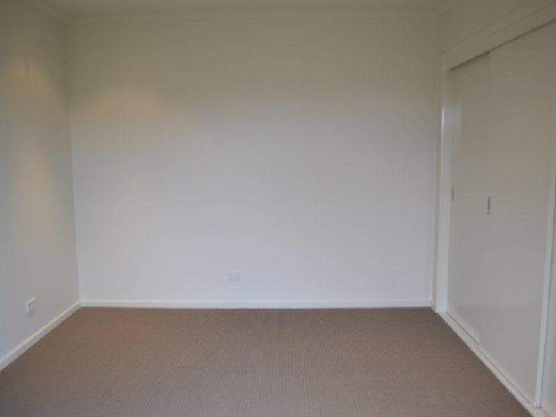 1/19 Larson Avenue, Tarneit VIC 3029