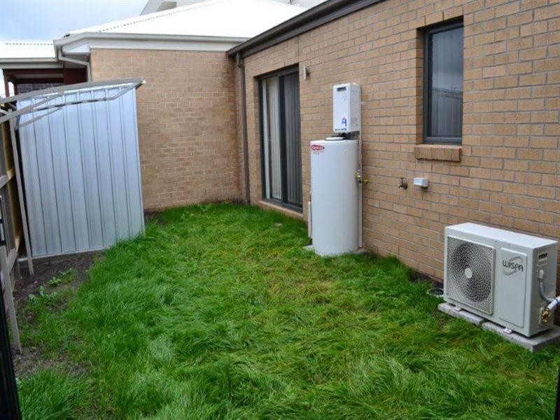 1/19 Larson Avenue, Tarneit VIC 3029