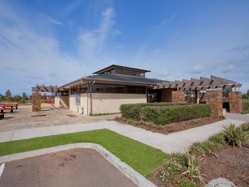 1/19 Larson Avenue, Tarneit VIC 3029