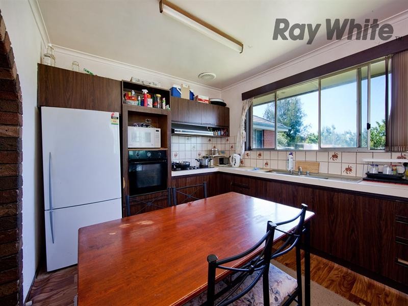 10 Chirnside Crescent, Laverton VIC 3028