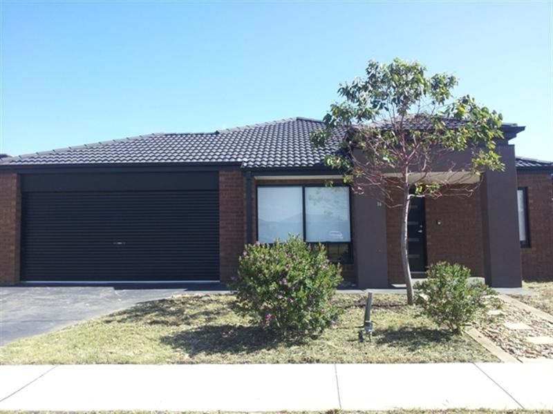 16 Cloudy Crescent, Point Cook VIC 3030