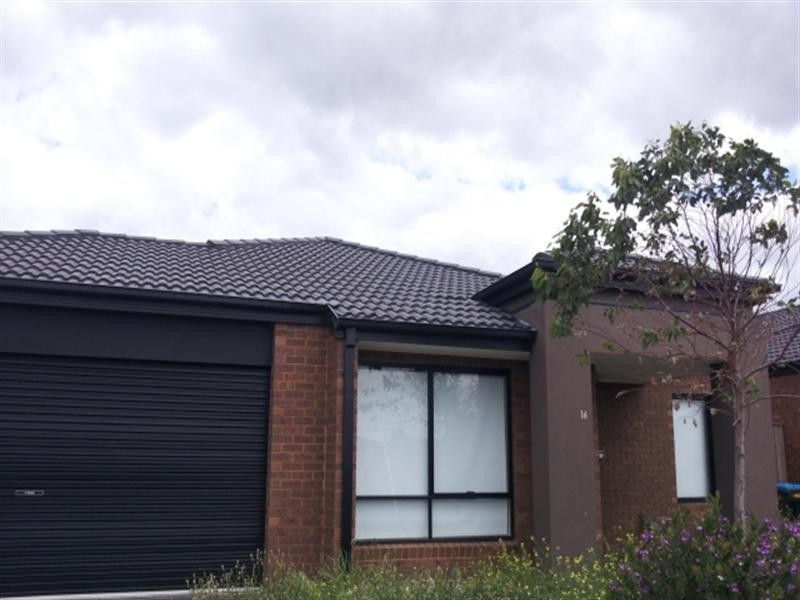 16 Cloudy Crescent, Point Cook VIC 3030
