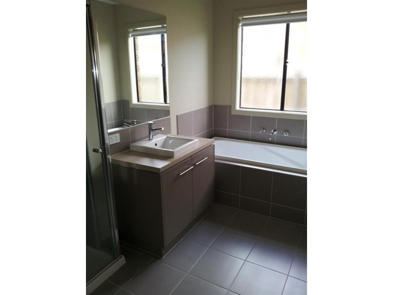 16 Cloudy Crescent, Point Cook VIC 3030