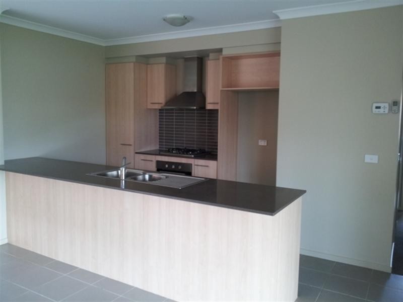 16 Cloudy Crescent, Point Cook VIC 3030