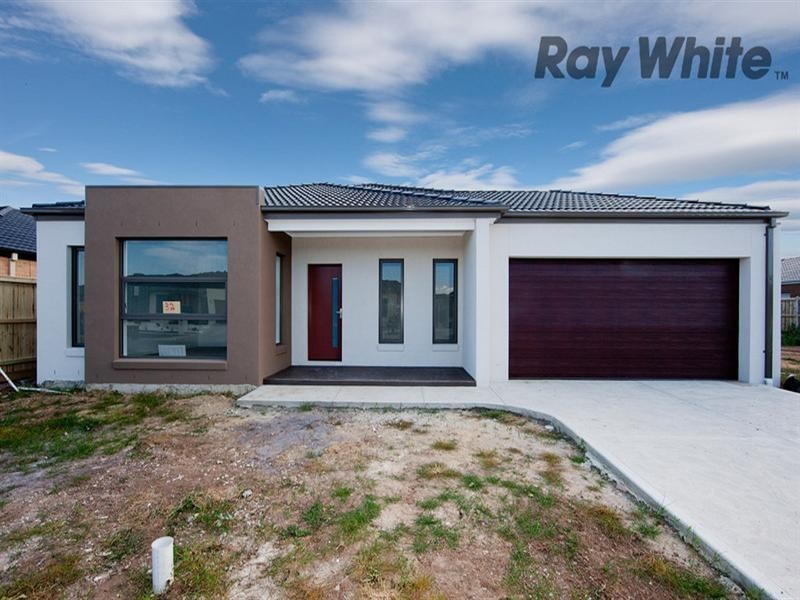 32 Marlin Crescent, Point Cook VIC 3030