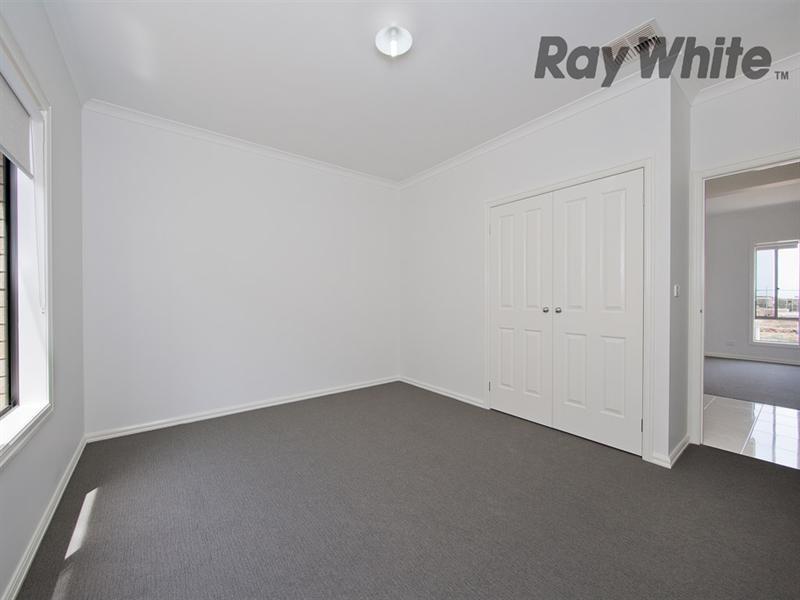 6 Coolum Street, Point Cook VIC 3030