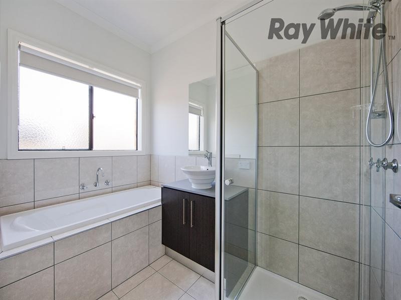 6 Coolum Street, Point Cook VIC 3030